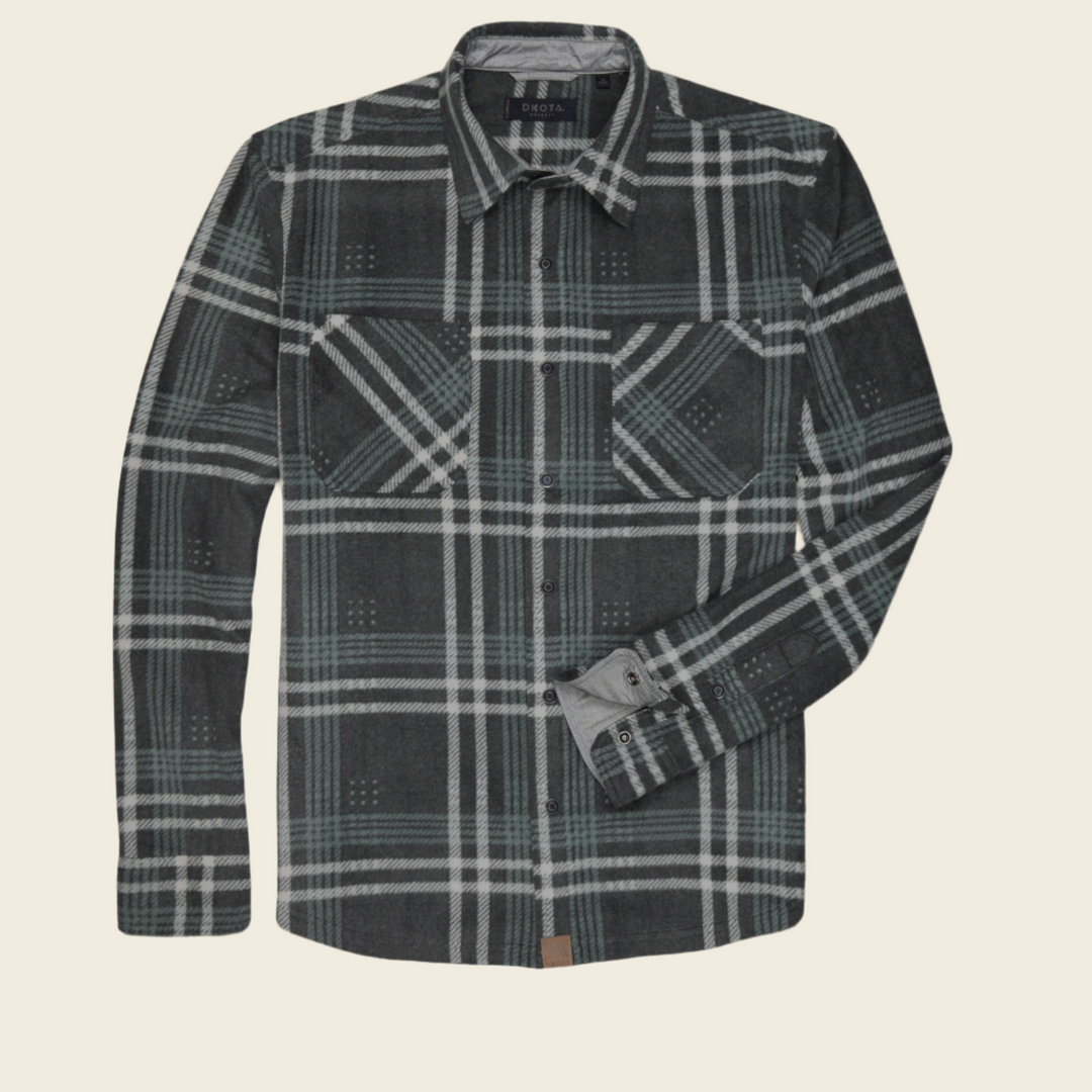 Dakota Grizzly Lars Storm