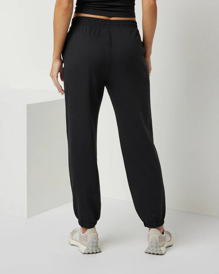 Vuori Women's Boyfriend Jogger