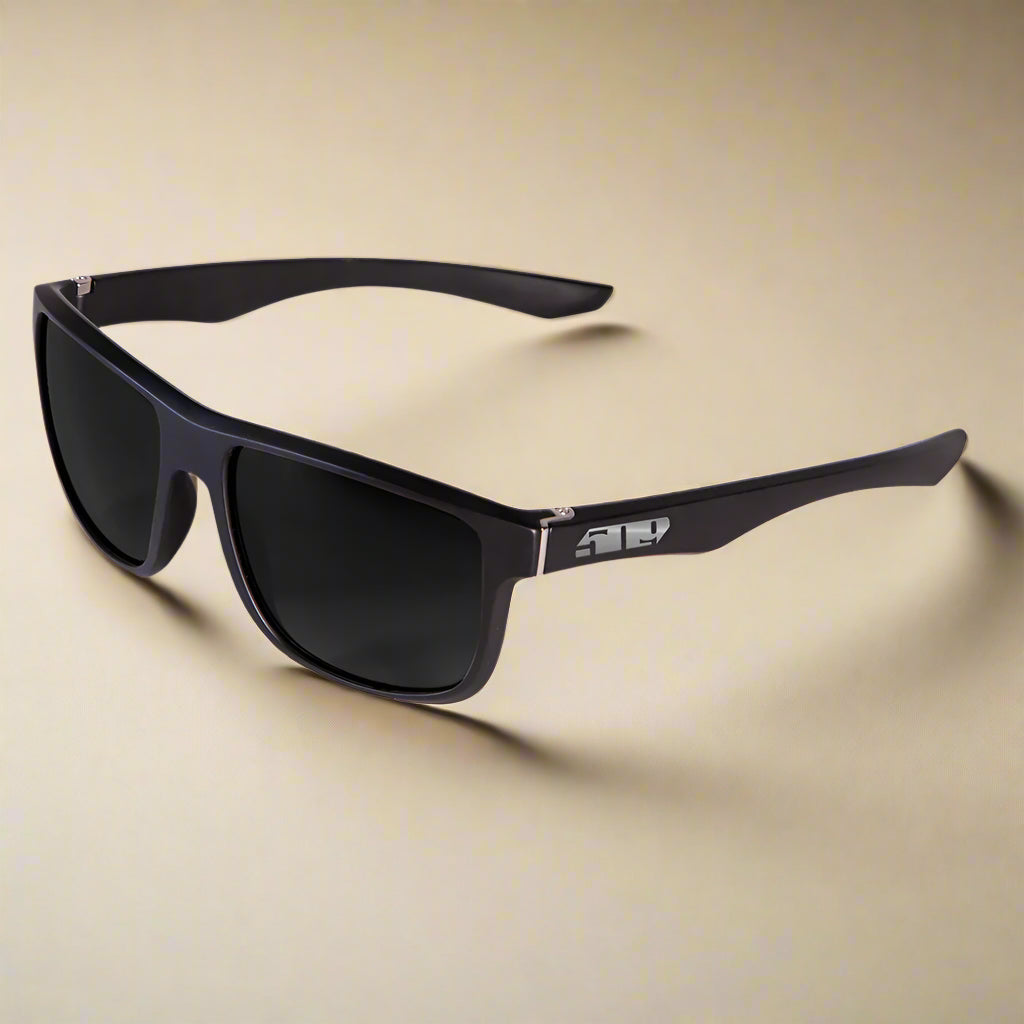 509 Riverside Sunglasses Matte Black Smoke Polarized