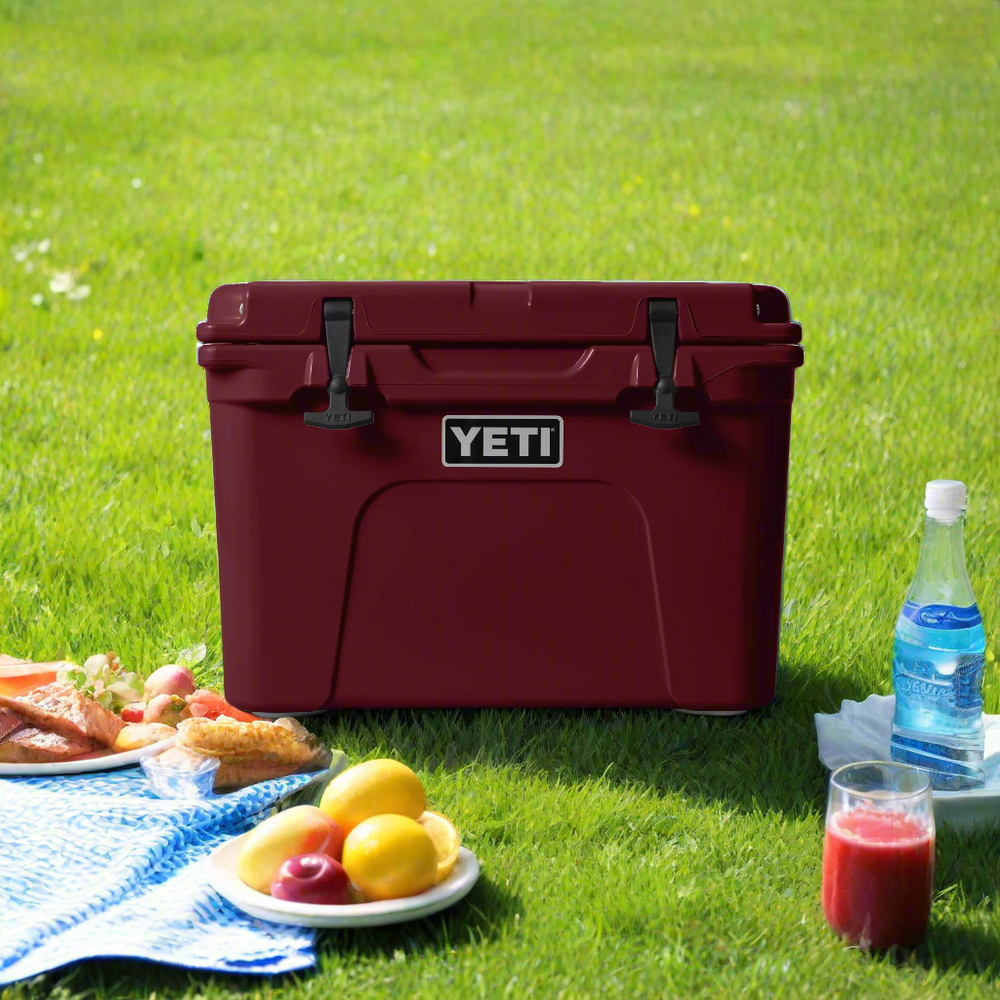 Yeti Tundra 35 Cooler - Wild Vine Red