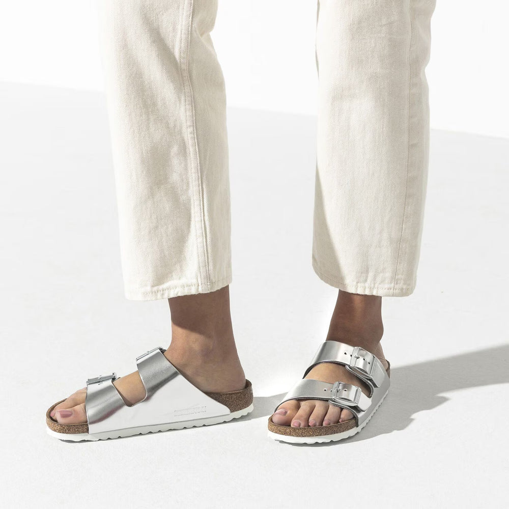 Birkenstock Arizona| Soft Footbed Leather Metallic Silver