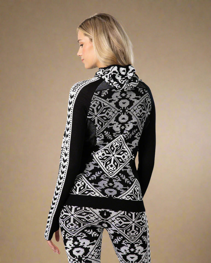 Kari Traa Saga Hood | Black