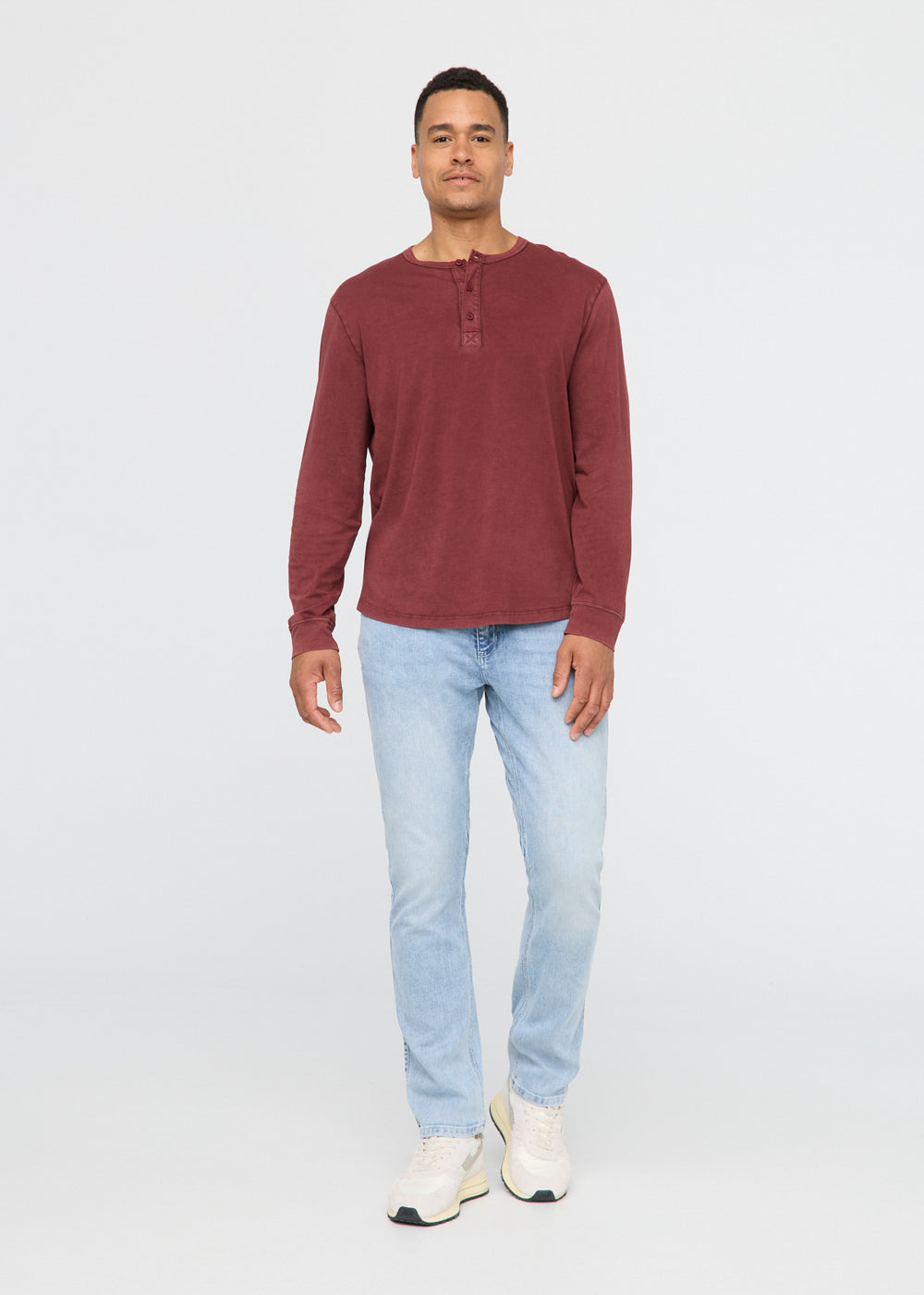 Duer Men's Performance Denim Relaxed Taper Jeans in Desert Stone Blue