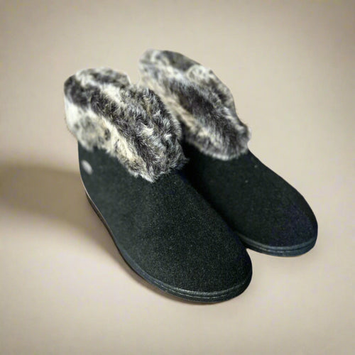 Acorn Chinchilla Bootie II Black
