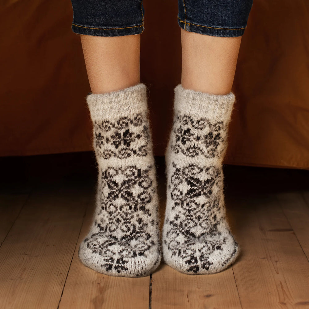 Siberia Spirit Women's Flurry Fantasy Thick Merino Wool Low-Cut Socks