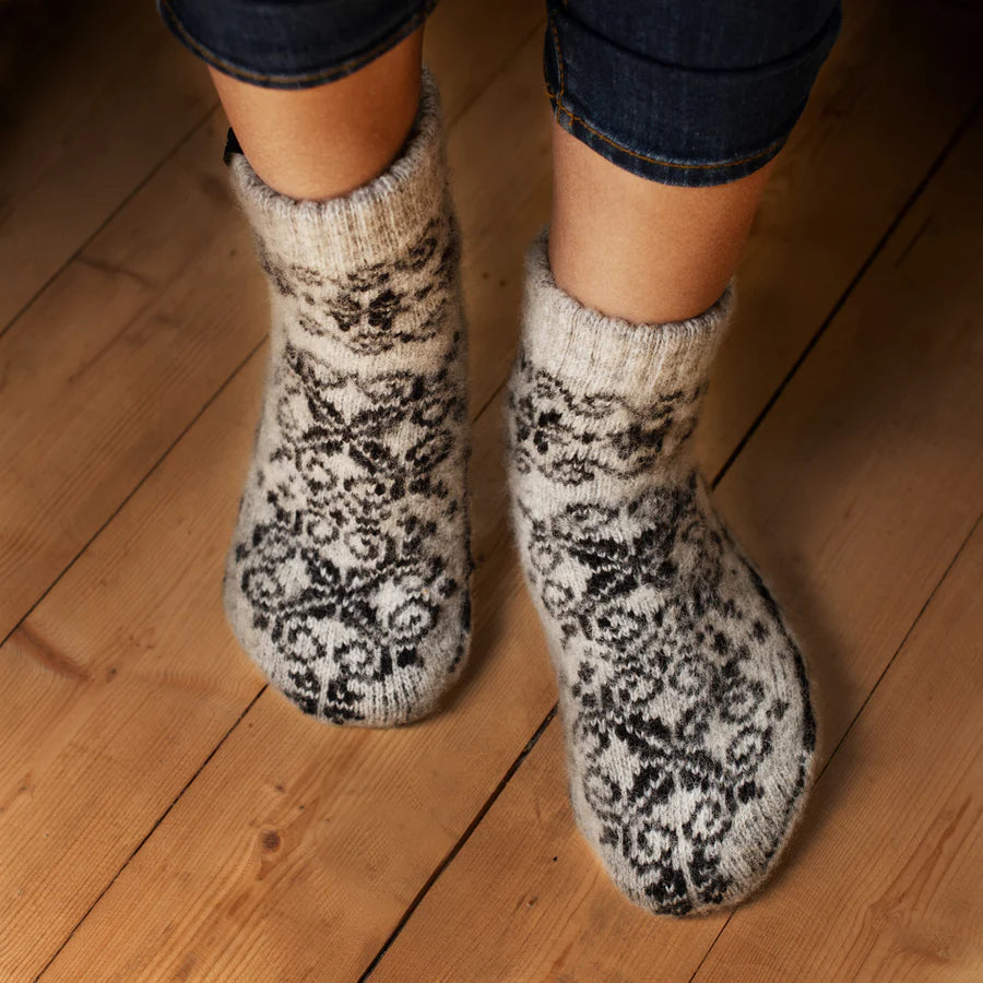 Siberia Spirit Women's Flurry Fantasy Thick Merino Wool Low-Cut Socks