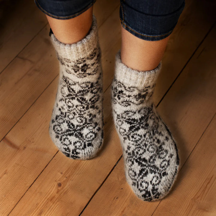 Siberia Spirit Women's Flurry Fantasy Thick Merino Wool Low-Cut Socks