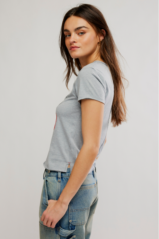 Nova Tee Graphic in Apple Combo