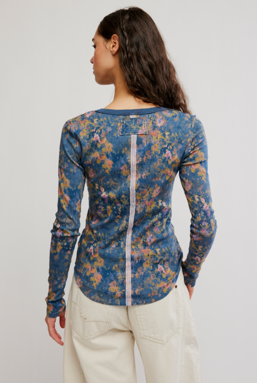 Jamie Henley Printedin Floral Haze/Navy C-back view