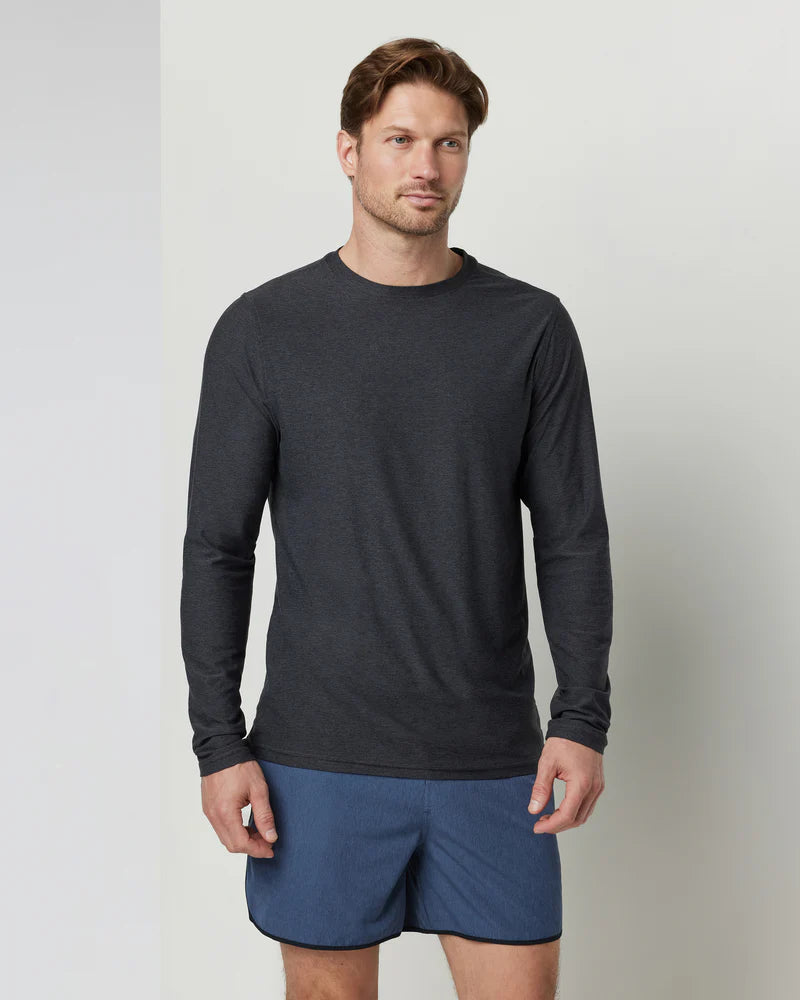 Vuori M's Long-Sleeve Strato Tech Tee | Charcoal Heather