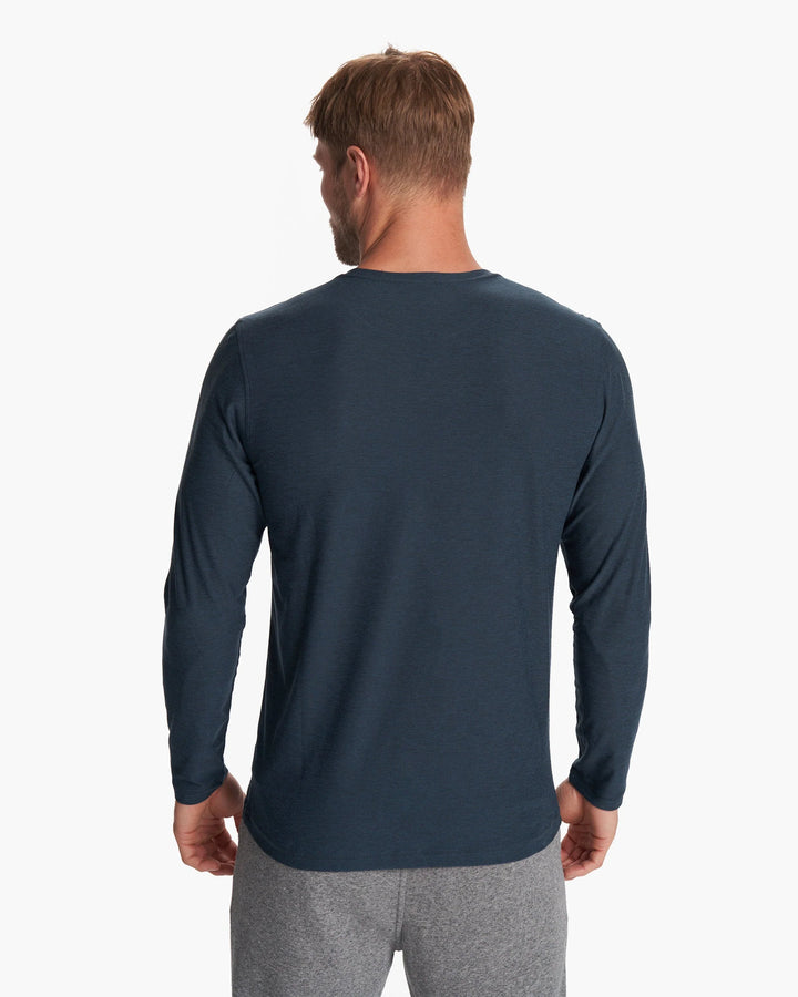 Vuori M's Long-Sleeve Strato Tech Tee | Navy Heather