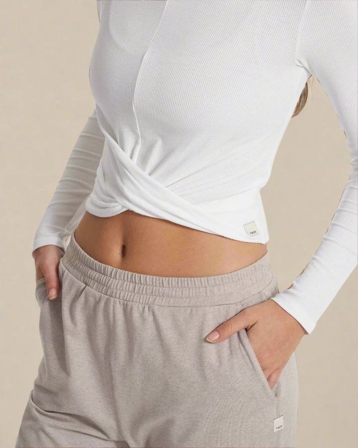 Vuori Women's Long-Sleeve Cove Twist Tee | White
