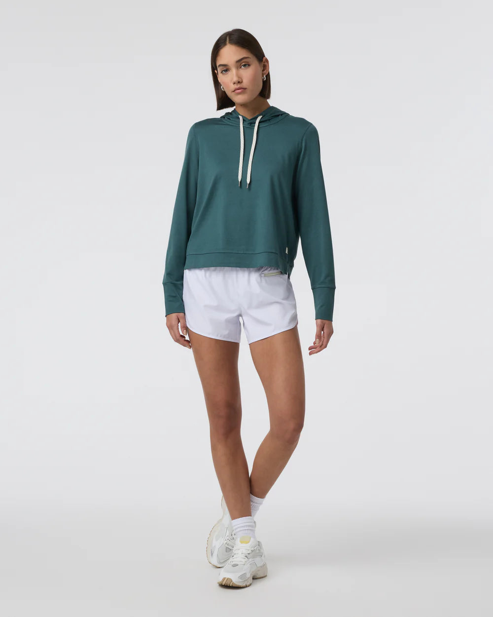 Vuori Halo Essential Hoodie | Moss Heather
