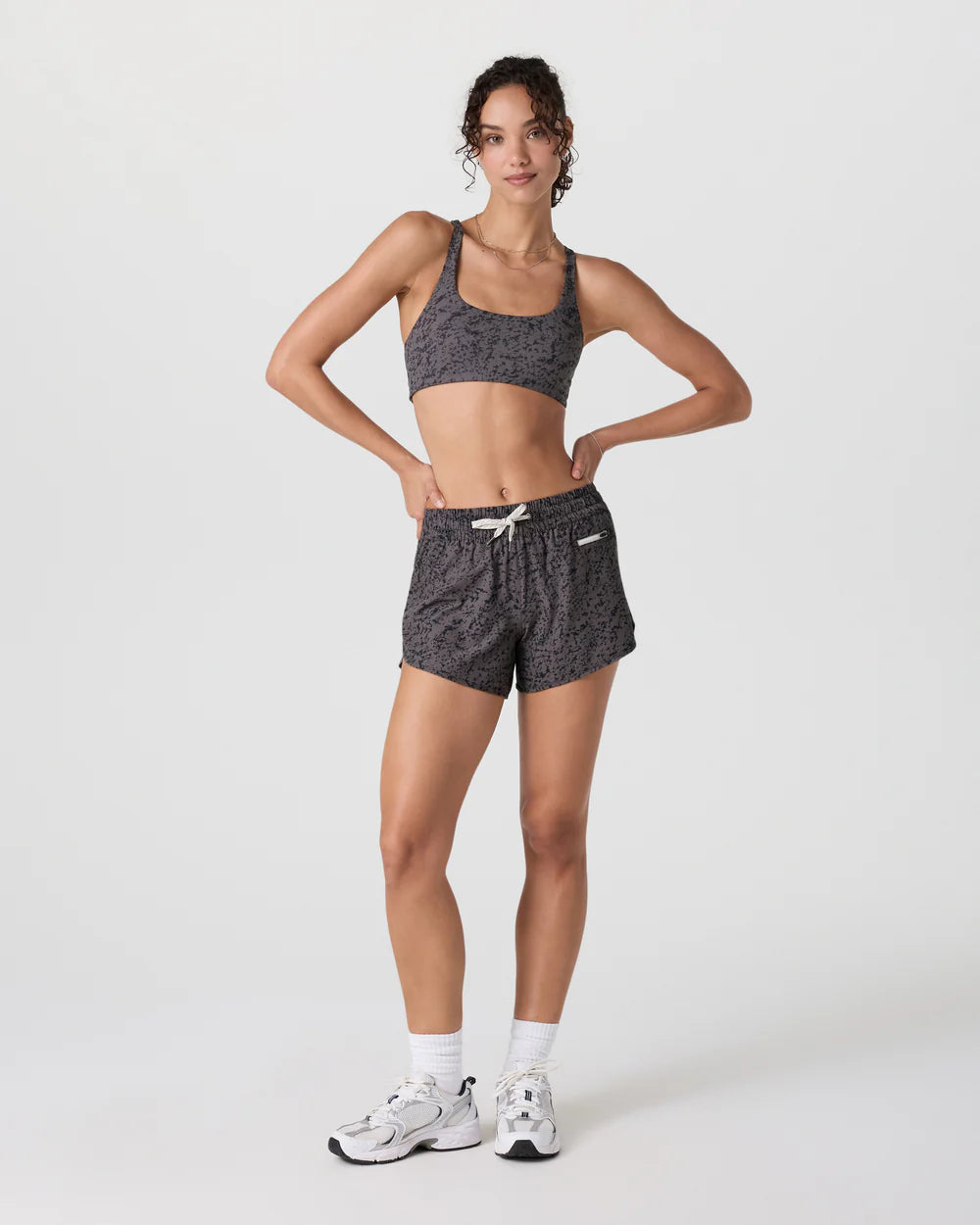 Vuori Women's Clementine 4" Short 2.0 | Chia Stucco