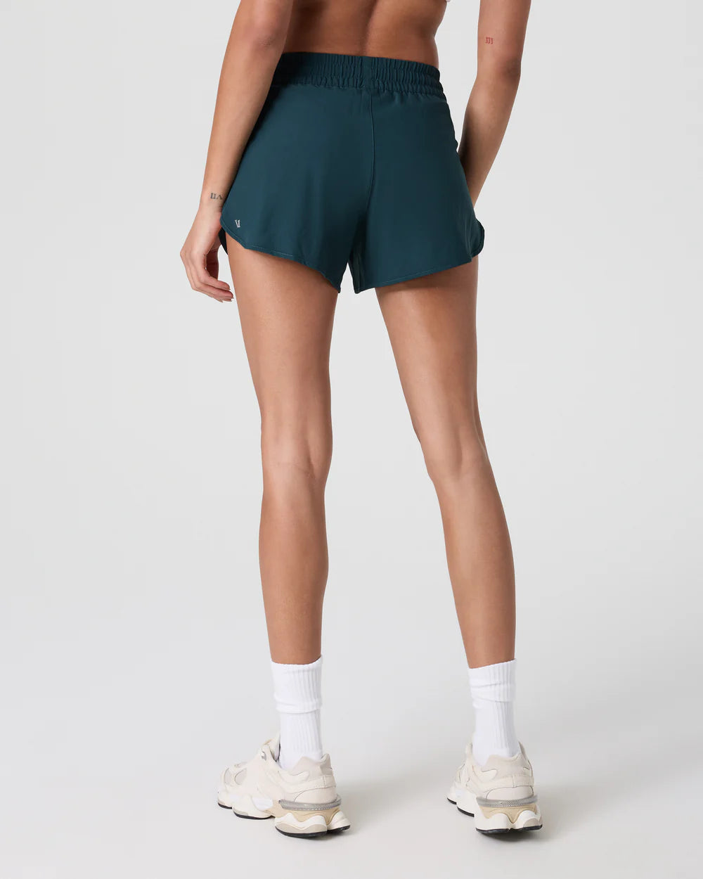 Vuori Women's Clementine 4" Short 2.0 | Moss Heather