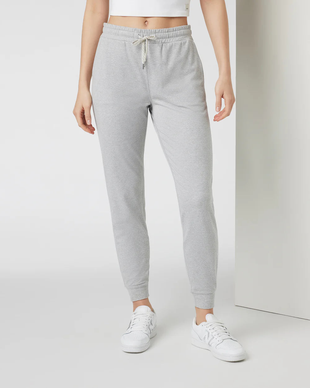 Vuori Women's Performance Jogger - Long | Pale Gray Heather