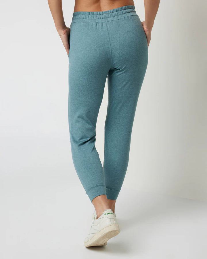 Vuori Women's Performance Jogger - Long | Iron Heather