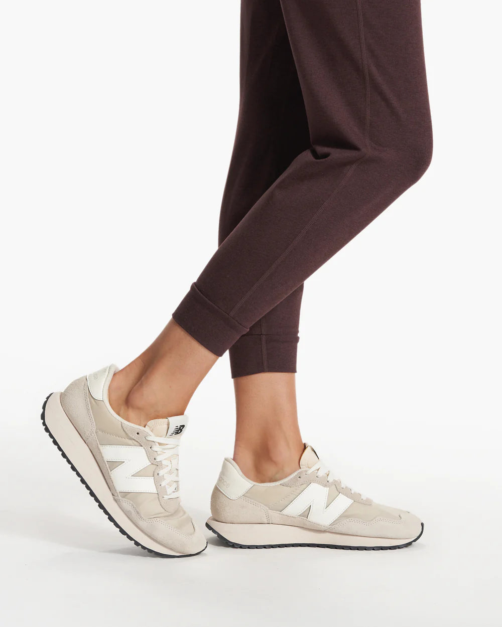 Vuori Performance Jogger | Mahogany Heather