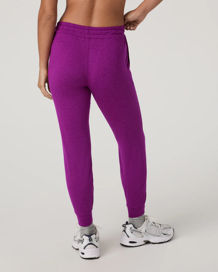 Vuori Performance Jogger | Magenta Heather