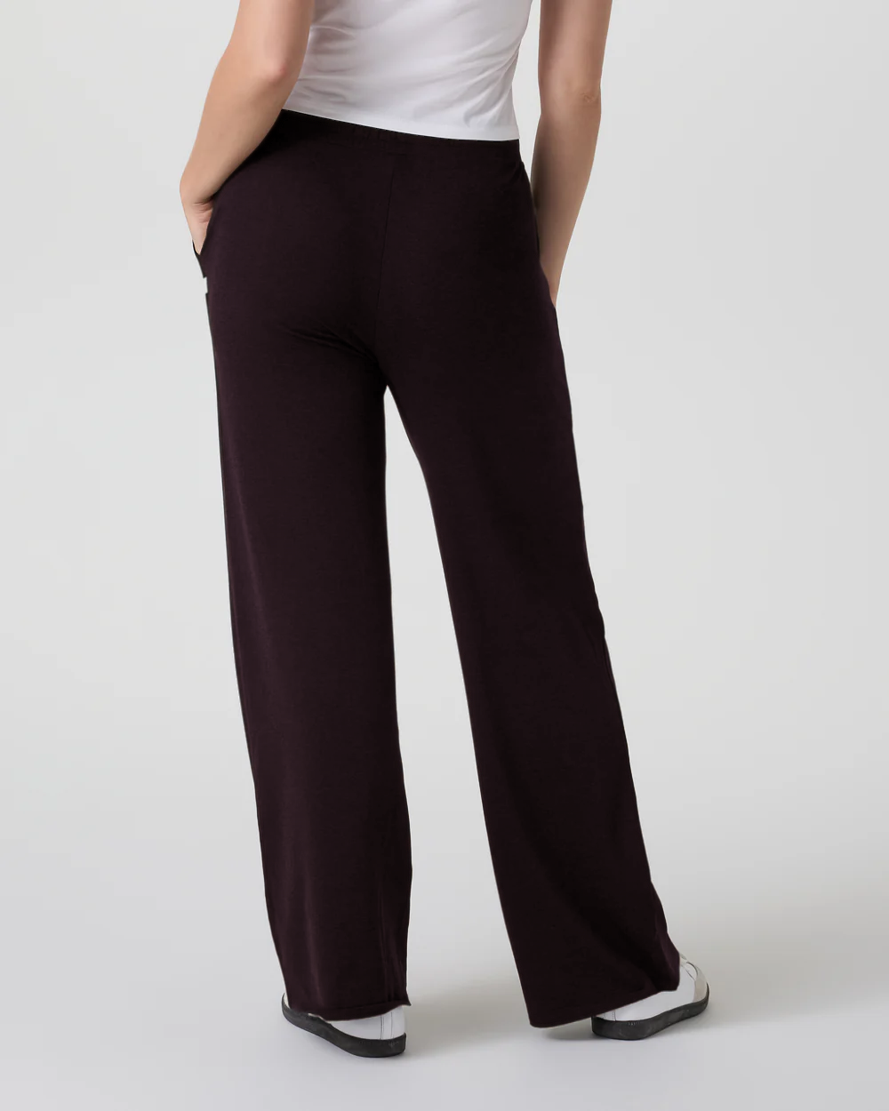 Vuori Halo Essential Wideleg Pant | Raisin
