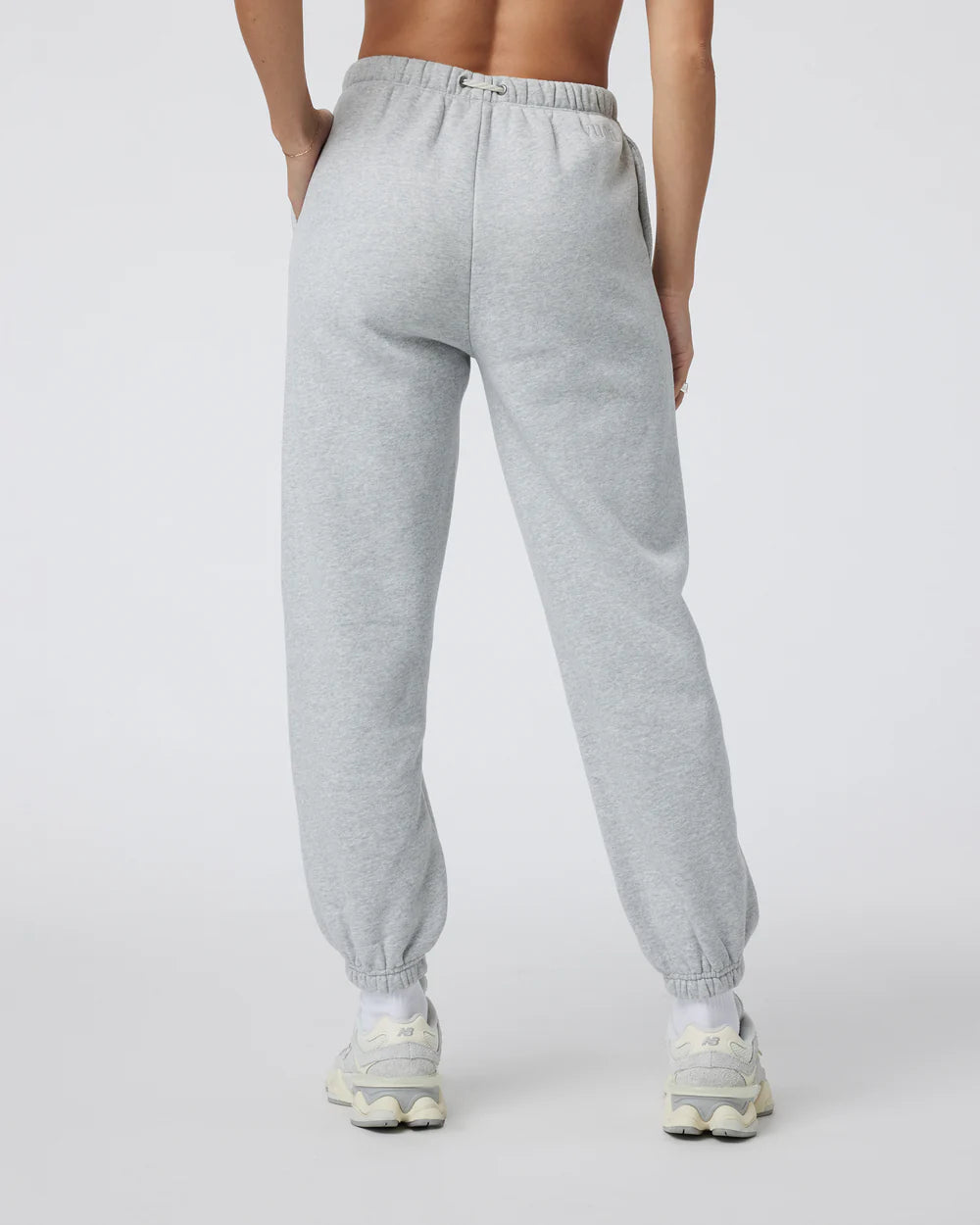 Vuori Women's Restore Sweatpant | Pale Grey Heather