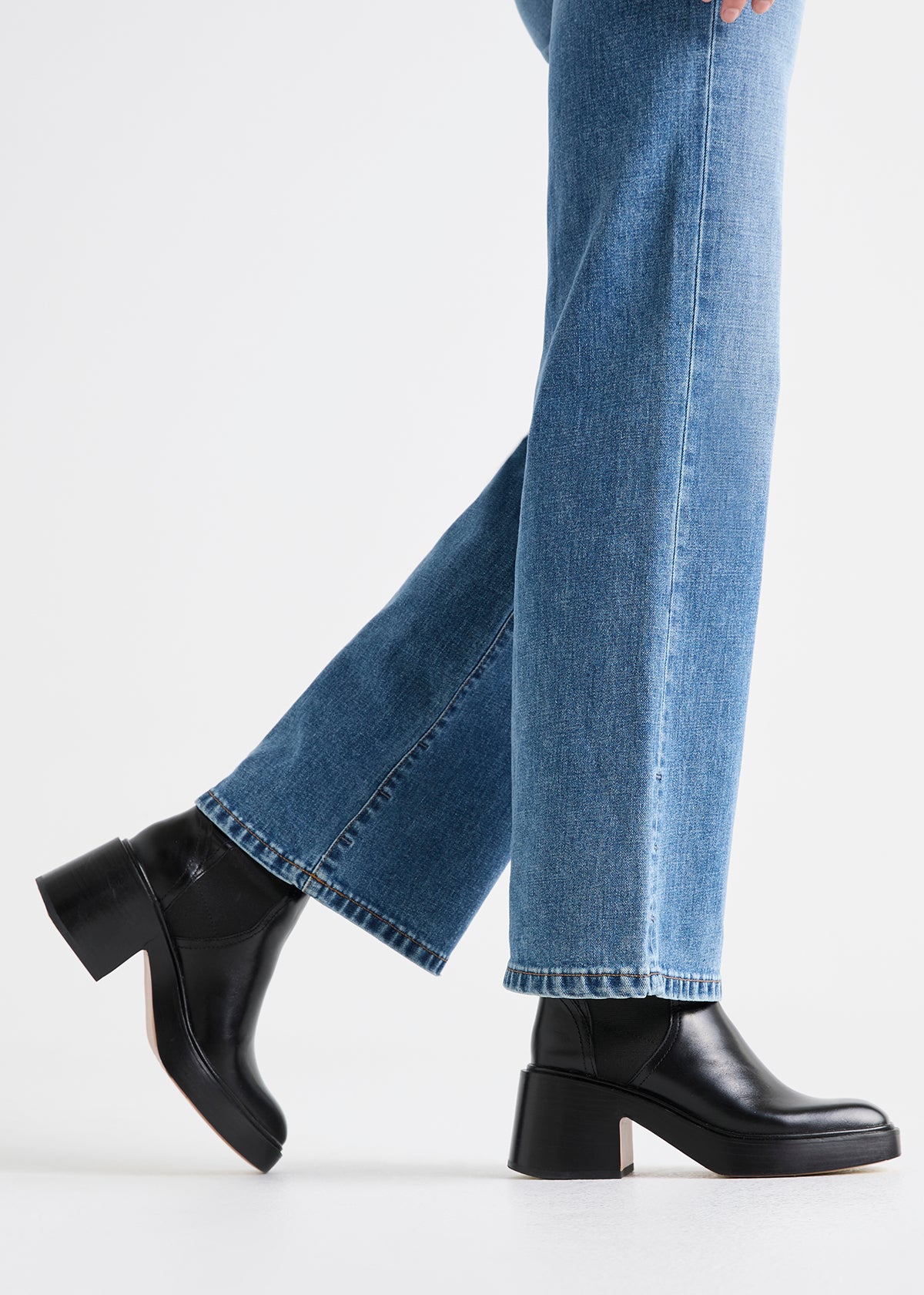 DUER Women's Midweight Performance Denim Wide Leg Vintage Blue