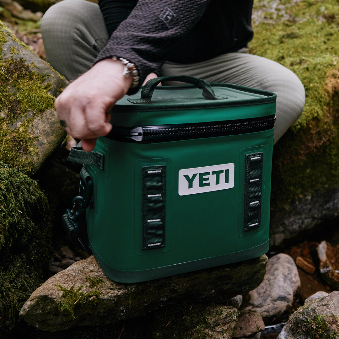 Yeti Hopper Flip 12 | Black Forest Green 