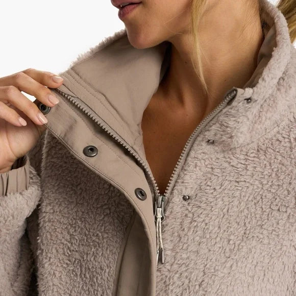 Vuori Women's Cozy Sherpa Jacket | Graphite