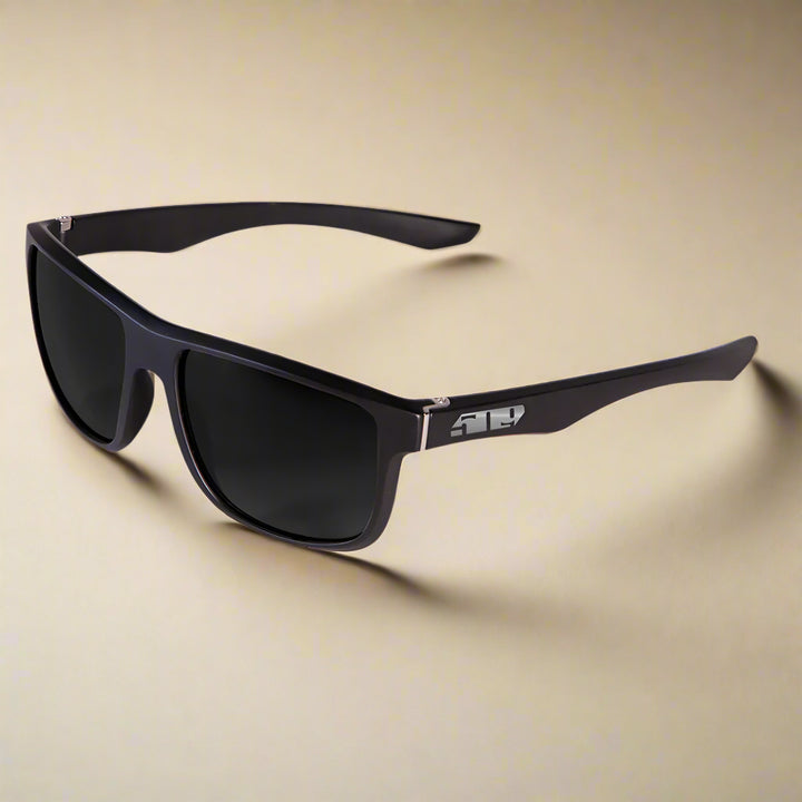 509 Riverside Sunglasses Matte Black Smoke Polarized